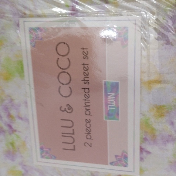NWT LULU & COCO 2 piece printed sheet set - Picture 2 of 4